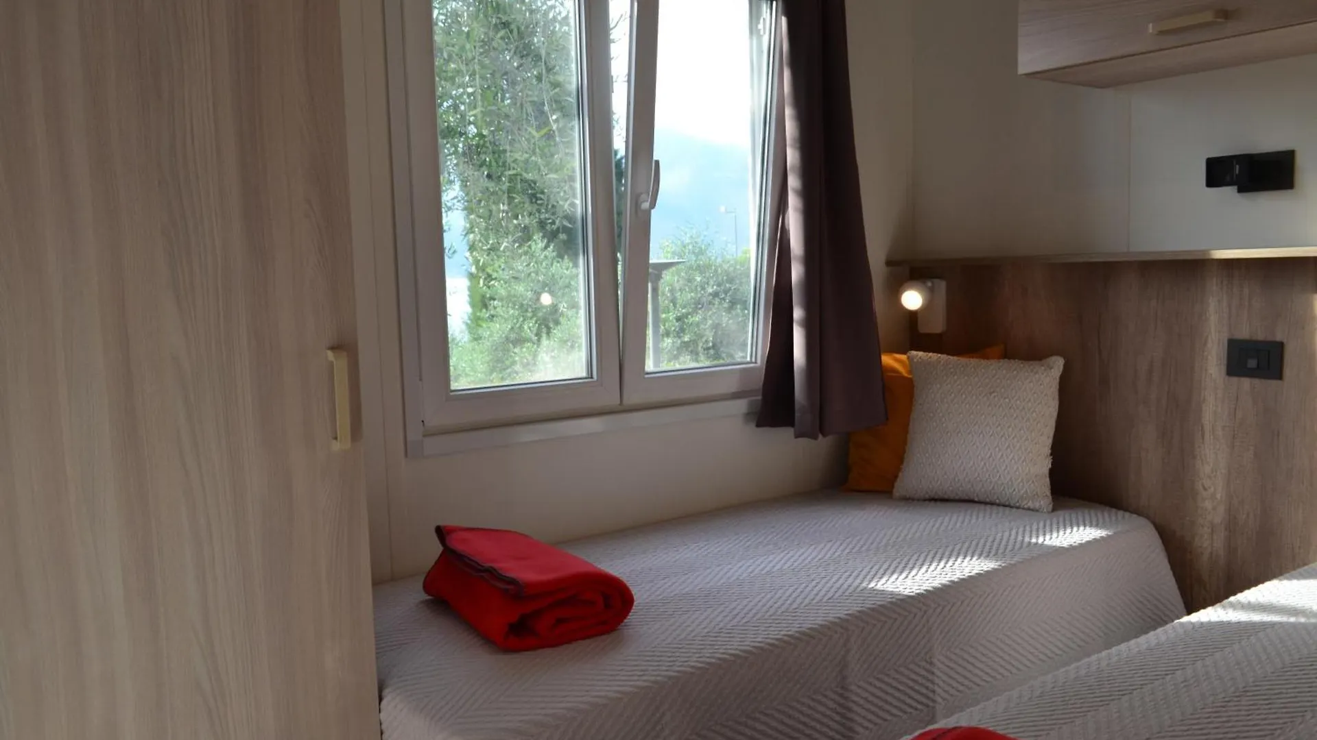 Campsite Camping Spiaggia D' Oro Torri Torri Del Benaco