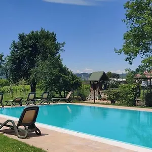 L'albara - Wines, Pool & Vakantieboerderij
